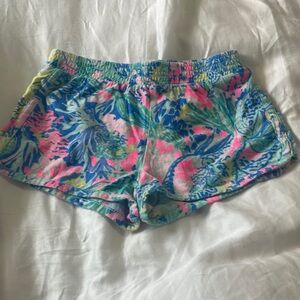 Lilly Pulitzer Run Around Shorts. Size Small